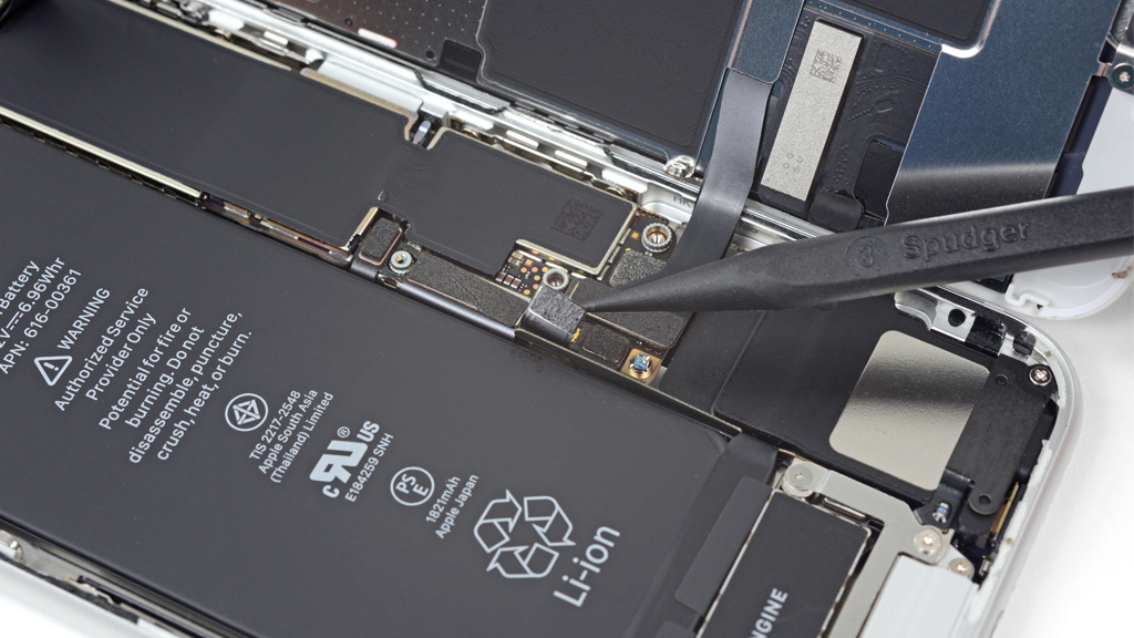 iPhone 8 disassembly.  Parsing iPhone 8 Plus 