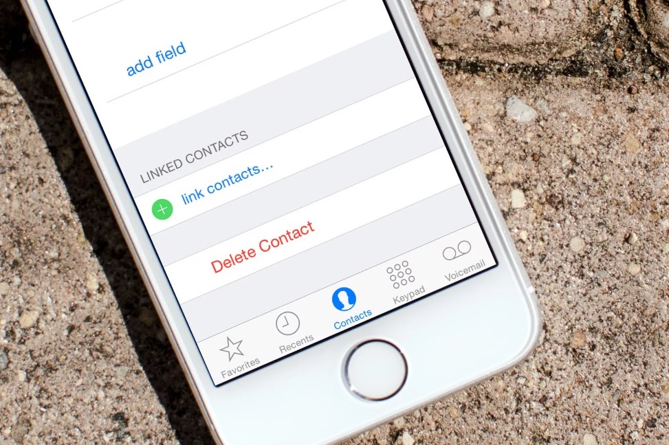 how to find a deleted contact on an iPhone 
