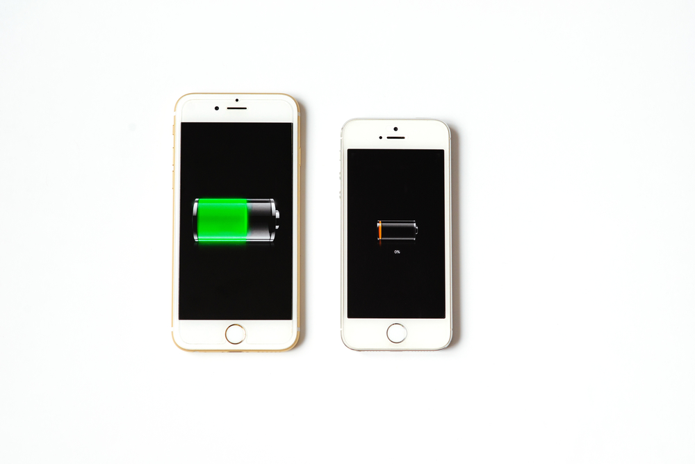 How to check the battery on an iPhone? 