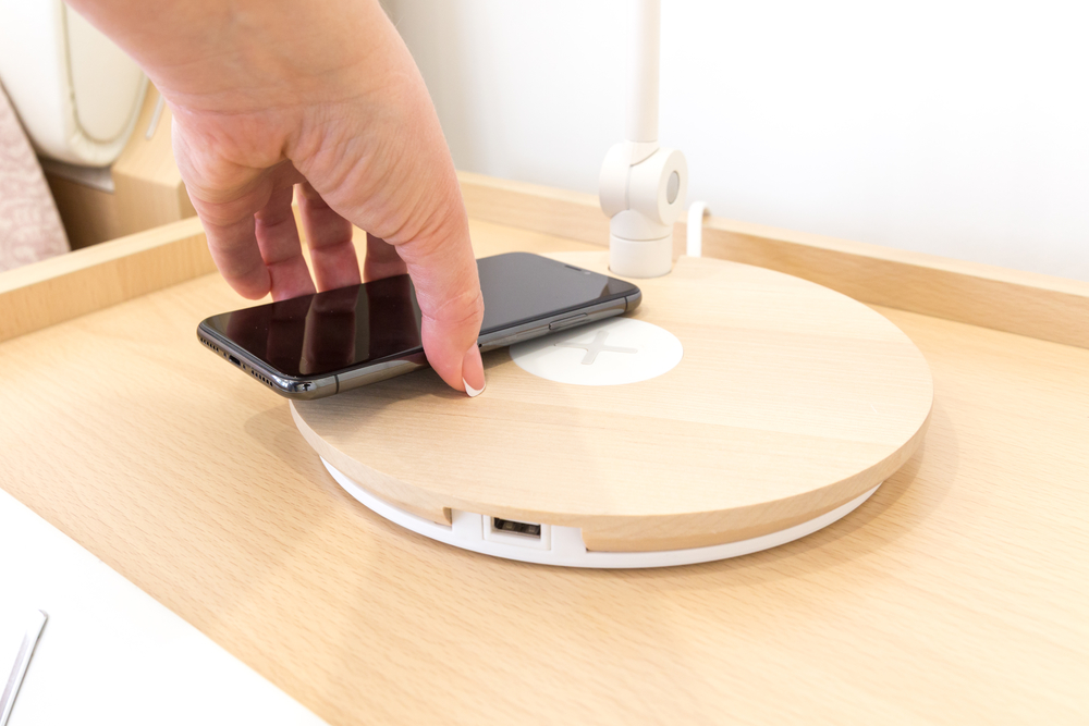 charge iphone wireless charging 