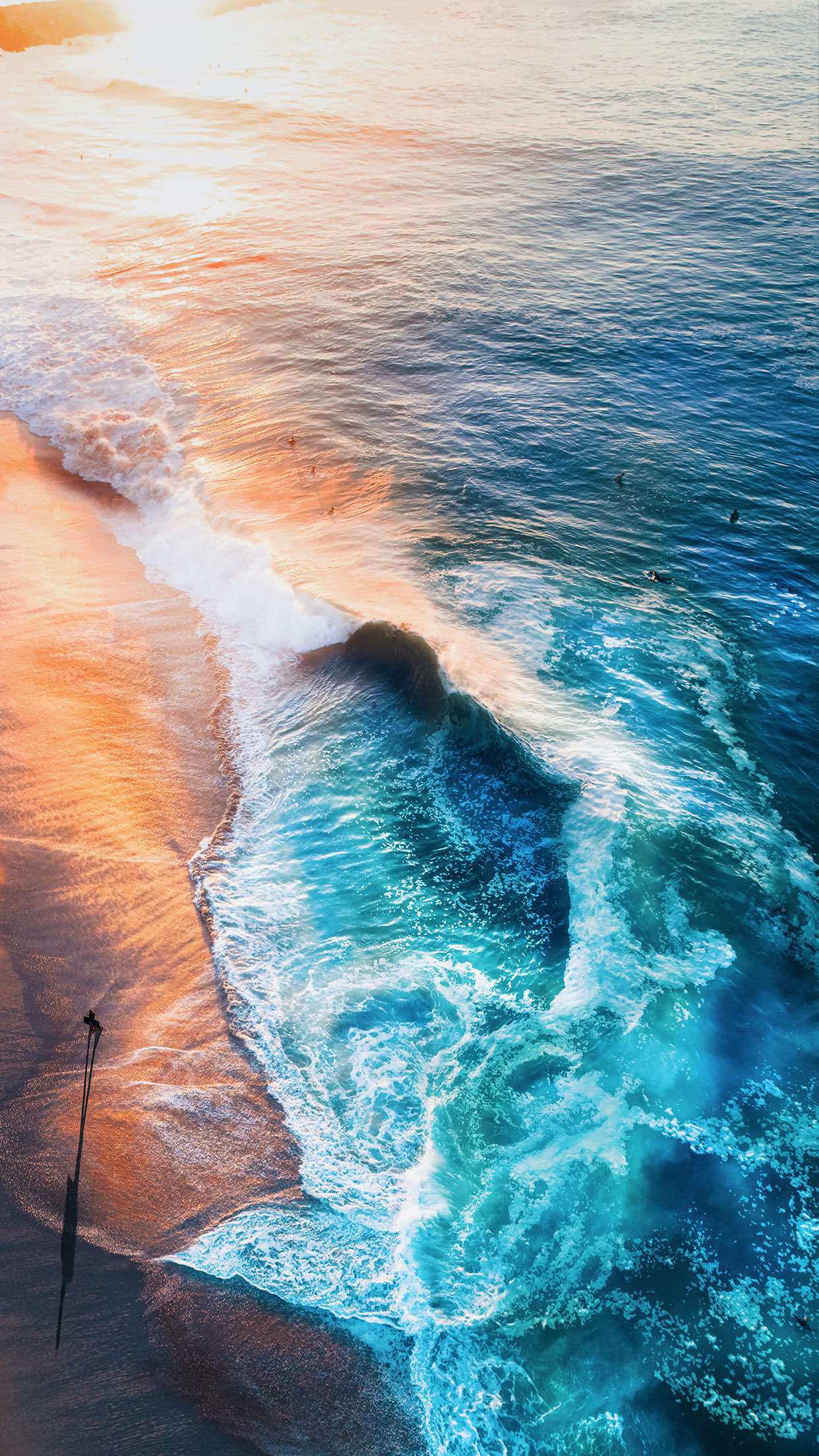 A selection of wallpapers for your iPhone, which will remind you of the sun 