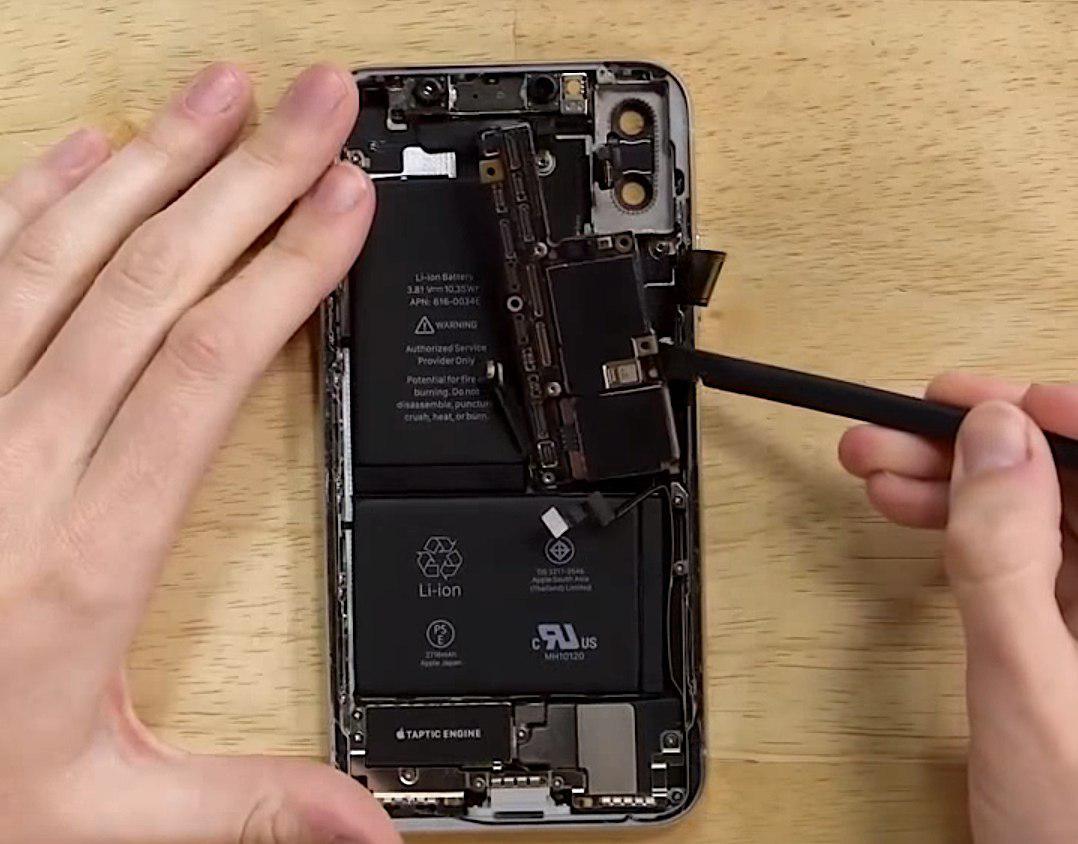 iphone x disassembly instruction: screws 