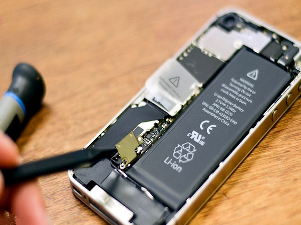 replacing the home button with an iPhone 4s 